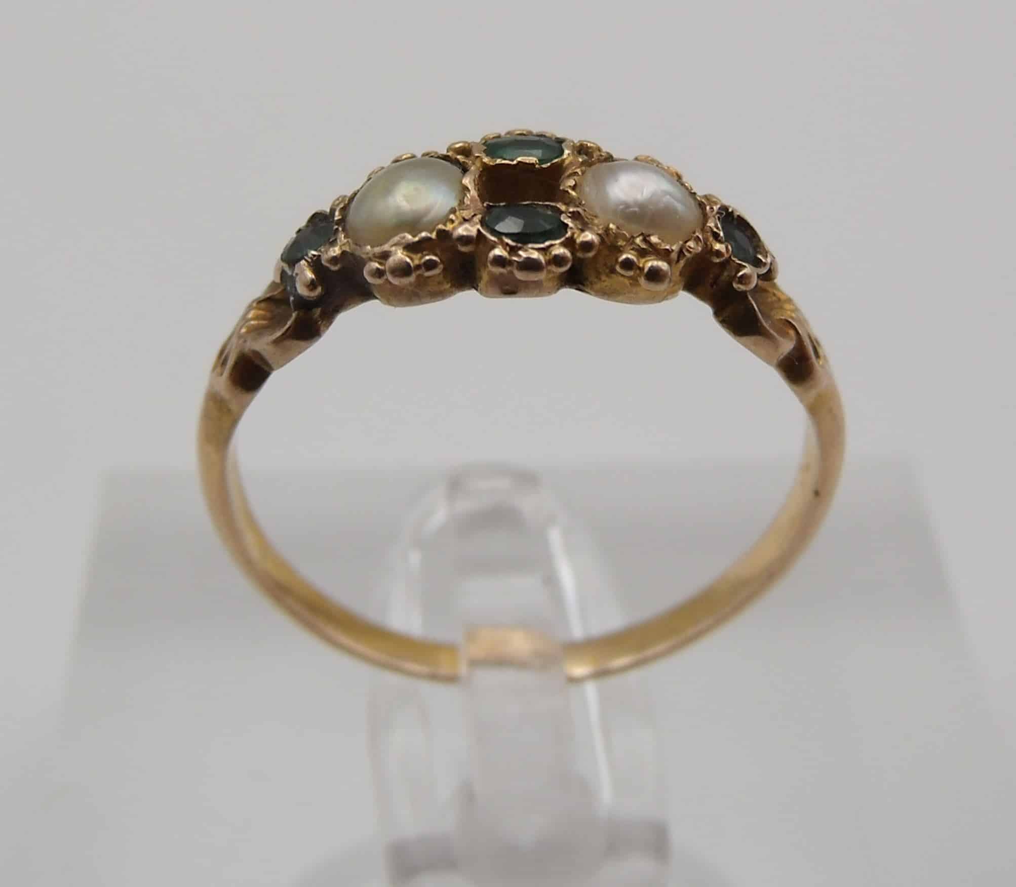 Victorian 15ct Gold ring with split pearls and green stones